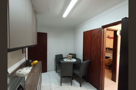 Casa à venda com 140m², 3 quartos e 2 vagasCozinha