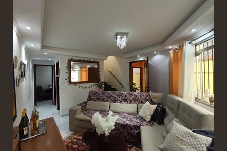 Casa à venda com 140m², 3 quartos e 2 vagasSala