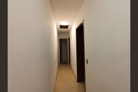 Casa à venda com 140m², 3 quartos e 2 vagasCorredor
