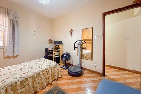 Casa à venda com 223m², 1 quarto e 2 vagas Casa à venda com 223m², 1 quarto e 2 vagasQuarto