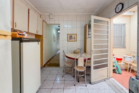 Casa à venda com 223m², 1 quarto e 2 vagas Casa à venda com 223m², 1 quarto e 2 vagasCozinha