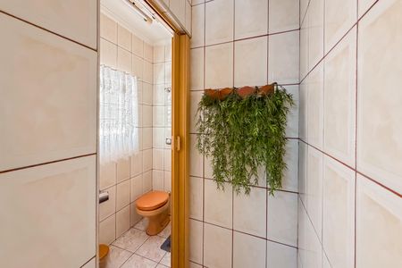 Casa à venda com 223m², 1 quarto e 2 vagas Casa à venda com 223m², 1 quarto e 2 vagasBanheiro