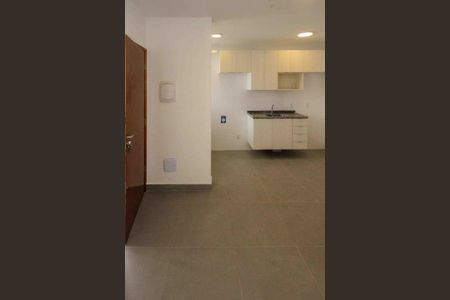 Sala/Cozinha de apartamento para alugar com 1 quarto, 30m² em Vila Paulo Silas, São Paulo