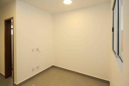 Sala de apartamento para alugar com 1 quarto, 30m² em Vila Paulo Silas, São Paulo