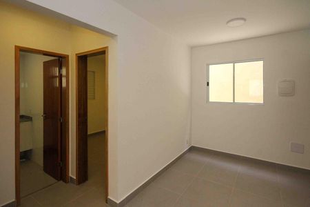 Sala de apartamento para alugar com 2 quartos, 41m² em Vila Paulo Silas, São Paulo