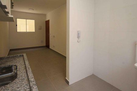 Cozinha de apartamento para alugar com 2 quartos, 41m² em Vila Paulo Silas, São Paulo