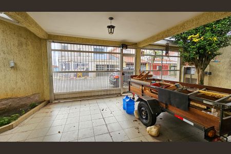 Casa à venda com 252m², 5 quartos e 6 vagas Casa à venda com 252m², 5 quartos e 6 vagasGaragem