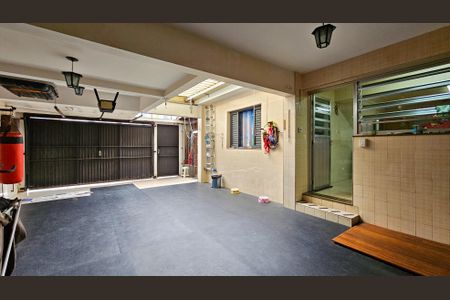 Casa à venda com 252m², 5 quartos e 6 vagas Casa à venda com 252m², 5 quartos e 6 vagasÁrea de Serviço