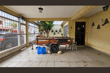 Casa à venda com 252m², 5 quartos e 6 vagas Casa à venda com 252m², 5 quartos e 6 vagasGaragem