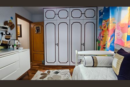 Casa à venda com 252m², 5 quartos e 6 vagas Casa à venda com 252m², 5 quartos e 6 vagasQuarto 3