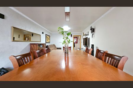 Casa à venda com 252m², 5 quartos e 6 vagas Casa à venda com 252m², 5 quartos e 6 vagasSala