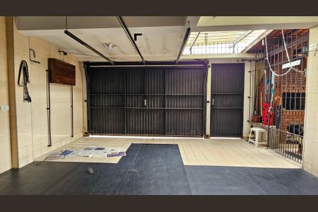 Casa à venda com 252m², 5 quartos e 6 vagas Casa à venda com 252m², 5 quartos e 6 vagasÁrea de Serviço