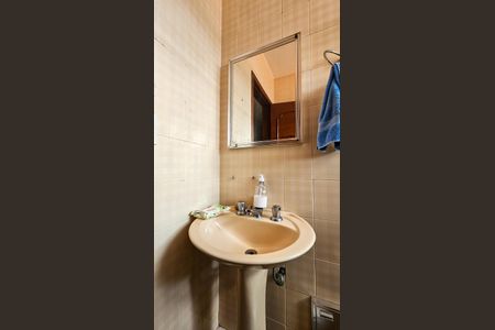 Casa à venda com 252m², 5 quartos e 6 vagas Casa à venda com 252m², 5 quartos e 6 vagasBanheiro 3