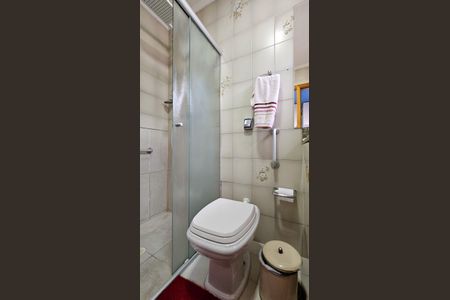 Casa à venda com 252m², 5 quartos e 6 vagas Casa à venda com 252m², 5 quartos e 6 vagasBanheiro da Suíte