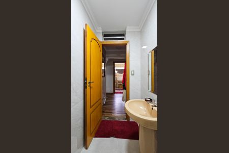 Casa à venda com 252m², 5 quartos e 6 vagas Casa à venda com 252m², 5 quartos e 6 vagasBanheiro 1