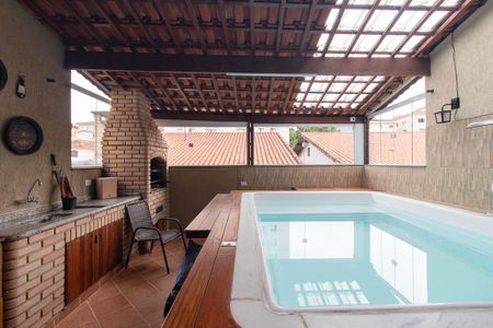 Casa à venda com 200m², 4 quartos e 5 vagasPiscina