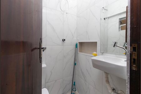 Casa à venda com 200m², 4 quartos e 5 vagasBanheiro de serviço