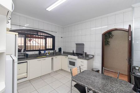 Casa à venda com 200m², 4 quartos e 5 vagasCozinha
