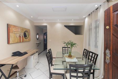 Casa à venda com 200m², 4 quartos e 5 vagasSala