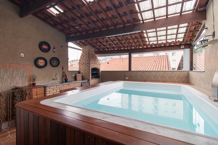 Casa à venda com 200m², 4 quartos e 5 vagasPiscina