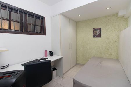 Casa à venda com 200m², 4 quartos e 5 vagasQuarto de Serviço