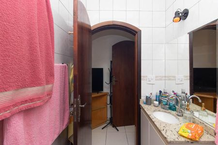 Casa à venda com 200m², 4 quartos e 5 vagasBanheiro da Suíte