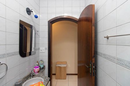 Casa à venda com 200m², 4 quartos e 5 vagasBanheiro Social