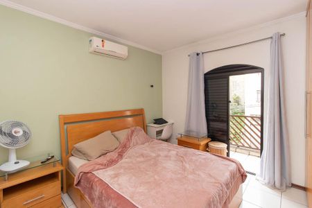 Casa à venda com 200m², 4 quartos e 5 vagasQuarto Suíte