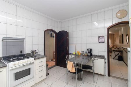 Casa à venda com 200m², 4 quartos e 5 vagasCozinha