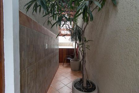 Casa à venda com 200m², 4 quartos e 5 vagasCorredor Externo