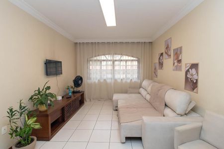 Casa à venda com 200m², 4 quartos e 5 vagasSala
