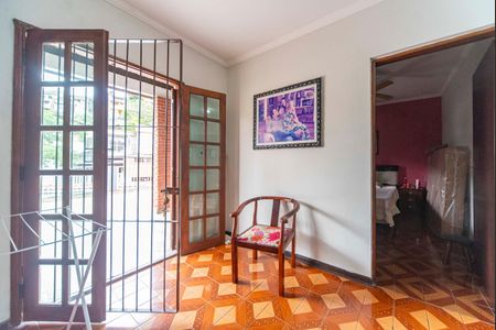 Casa à venda com 380m², 4 quartos e 6 vagasHall da Escada