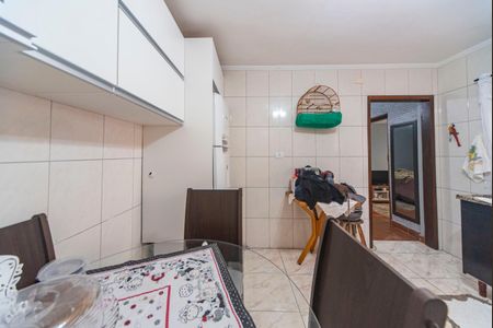 Casa à venda com 380m², 4 quartos e 6 vagasCozinha da casa 2