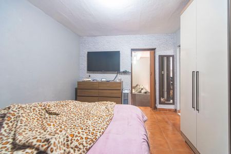 Casa à venda com 380m², 4 quartos e 6 vagasQuarto da casa 2