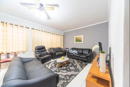 Casa à venda com 380m², 4 quartos e 6 vagasSala