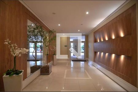 Apartamento à venda com 95m², 2 quartos e 2 vagasHall social