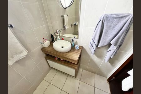 Casa à venda com 225m², 3 quartos e 4 vagasBanheiro