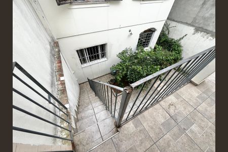 Casa à venda com 225m², 3 quartos e 4 vagasEscada