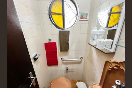 Casa à venda com 225m², 3 quartos e 4 vagasLavabo