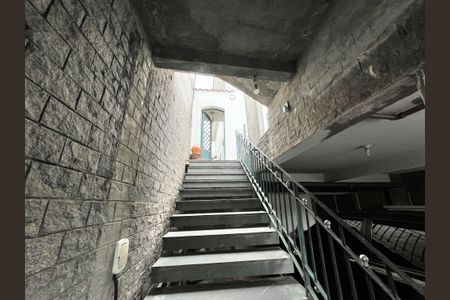 Casa à venda com 225m², 3 quartos e 4 vagasEscada