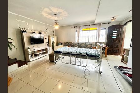 Sala de casa à venda com 3 quartos, 225m² em Vila Prado, São Paulo