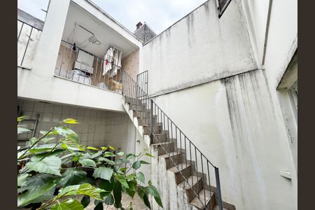 Casa à venda com 225m², 3 quartos e 4 vagasEscada