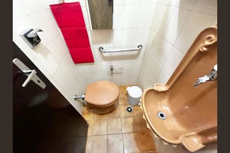 Casa à venda com 225m², 3 quartos e 4 vagasLavabo