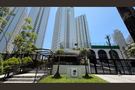 Apartamento para alugar com 224m², 4 quartos e 2 vagasFachada