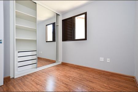 Apartamento à venda com 160m², 4 quartos e 2 vagasQuarto 2