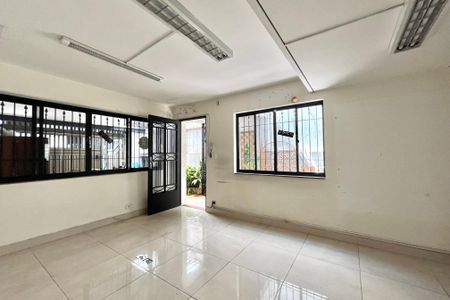 Casa à venda com 136m², 3 quartos e 3 vagasSala