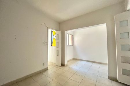 Casa à venda com 136m², 3 quartos e 3 vagasSuite