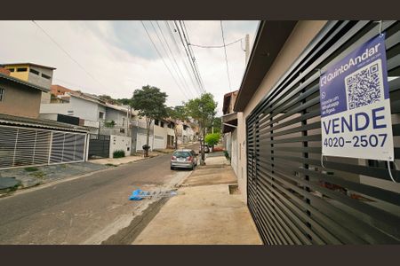 Casa à venda com 115m², 3 quartos e 2 vagas