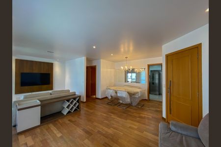 Apartamento para alugar com 129m², 4 quartos e 4 vagasSala