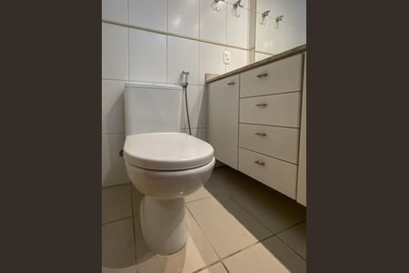 Apartamento para alugar com 129m², 4 quartos e 4 vagasBanheiro da Suíte 1